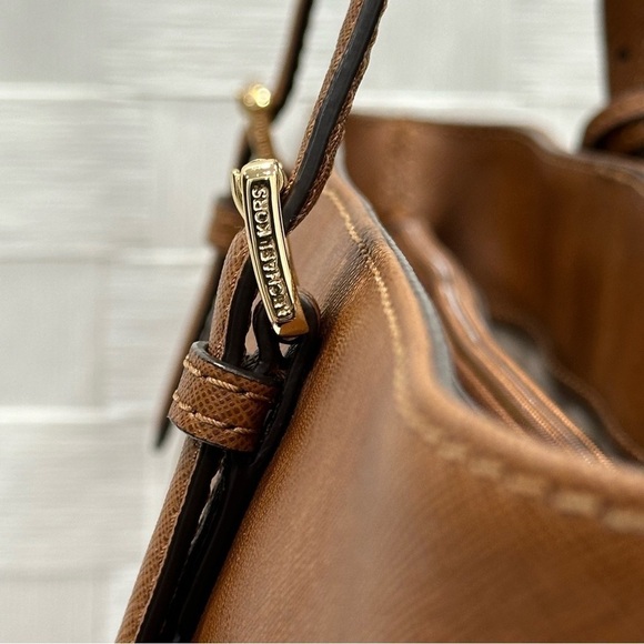 Michael Kors MK Tote Bag Jet Set Large Leather Pocket Color Luggage - Picture 6 of 16